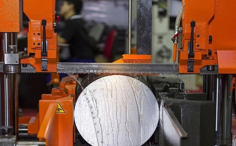 阳西立式金属带锯床切削出现跑带故障解决方法！